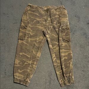 SHEIN camo joggers 3x